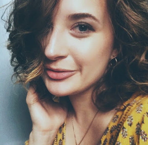 Meet your Posher, Caroline - Picture 1 of 1